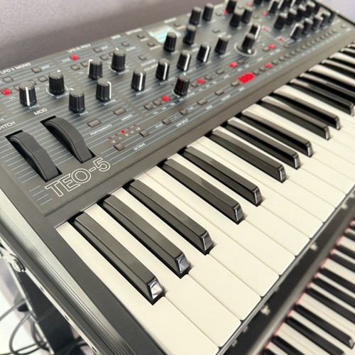 Oberheim teo analogue - teo-5,