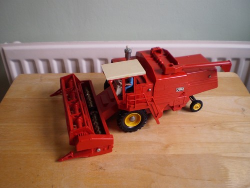 Vintage britains massey - 1/32,