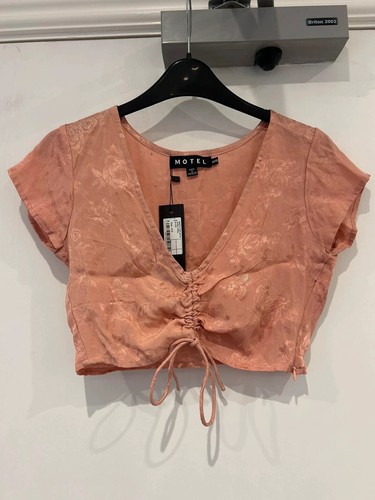 Motel pink raeto - ruched, satin