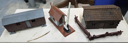 Plasticville scale lot - ,