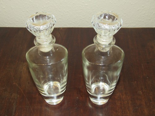 Two clear glass decanters - , /
