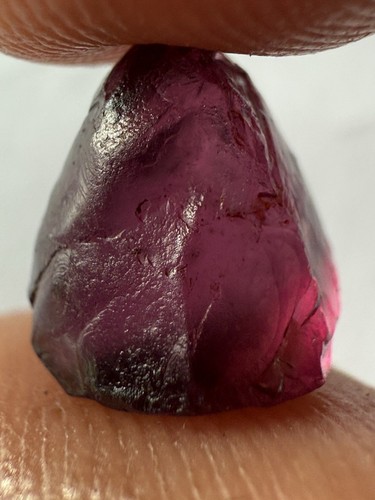 Natural purple garnet - 5.1,