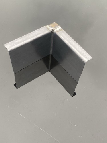Internal corner lead flashing - corner,