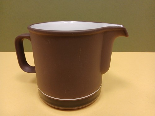 Hornsea pottery contrast milk - pottery,
