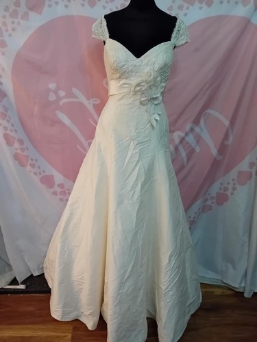 Wedding dress size ivory - wedding,
