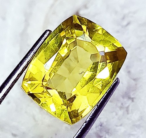 Natural yellow sapphire - natural, 9.35