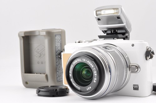 Near mint olympus pen lite - olympus,