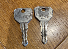 CAR KEYS FT 121  & FT208