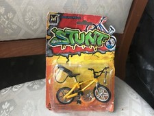 STUNT MAX DIECAST MINI FINGER BMX BIKE NEW SEALED Damaged box colours vary