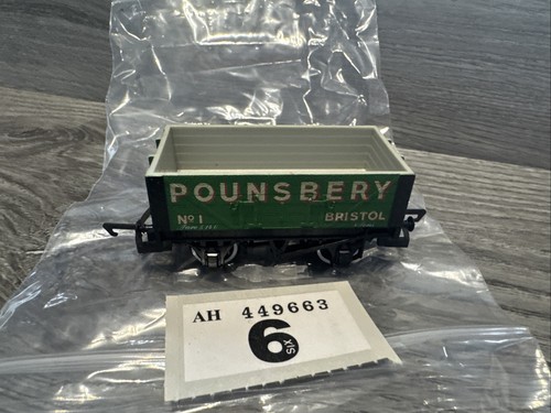 Hornby flatbed frieght wagon