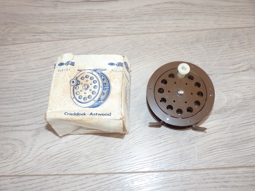 Vintage fishing reel - vintage,
