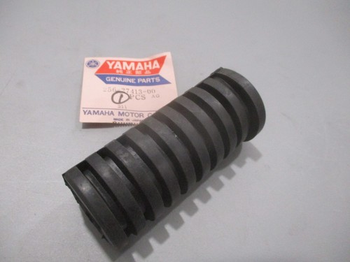 Nos yamaha oem footrest cover - nos,