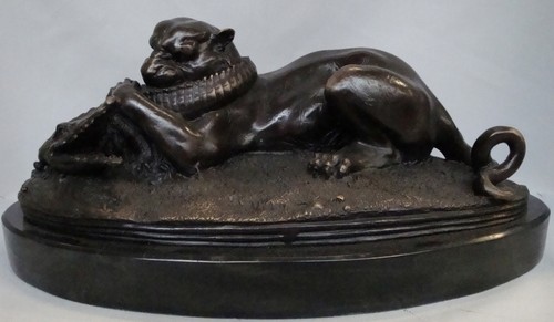 Statue tiger crocodile - tiger,