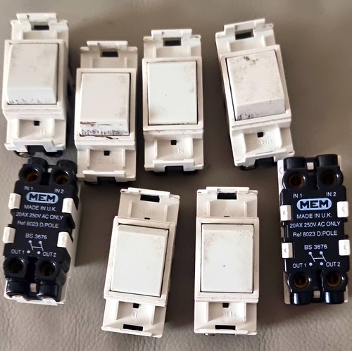 Mem ref 8023 - dpst, 250v