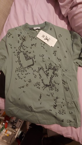 Tshirt size oversize fits - lv,