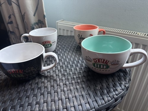 Friends show central perk - friends,