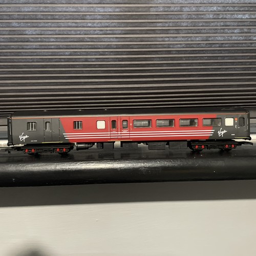 Hornby virgin trains mk2 - virgin,