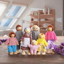 7 People Family Dolls Wooden