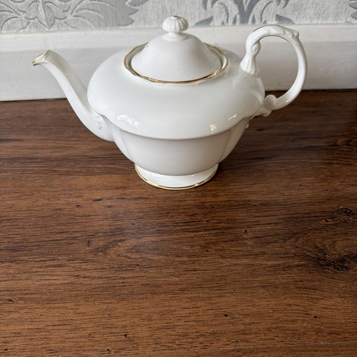 Royal standard white - standard, gold