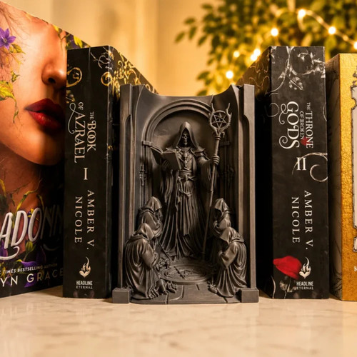 Skull wizard book nook - wizard,