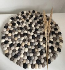 Felt Ball wool place mat/