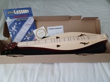 Europe Dulcimer D1211.  NEW
