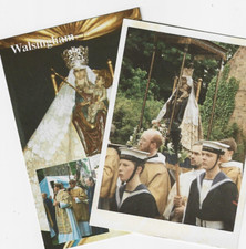 A PAIR OF VINTAGE POSTCARDS