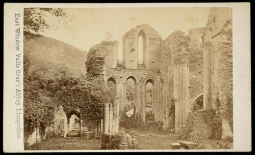 East window valle - valle, abbey