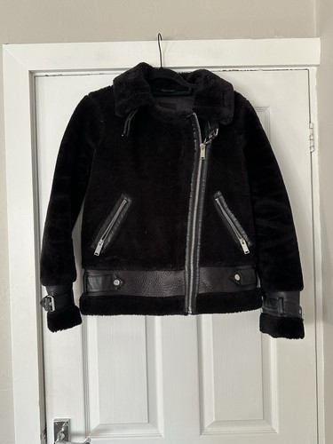River island size - 6, black