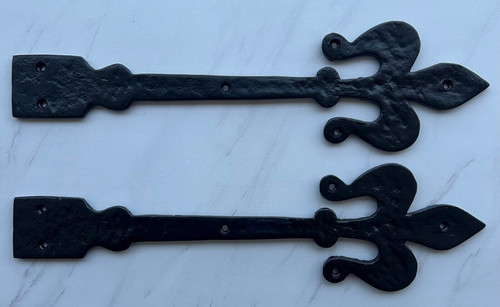 Vintage cast iron hand forged - cast,