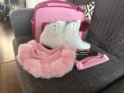 Jackson elle ice skates - ice,