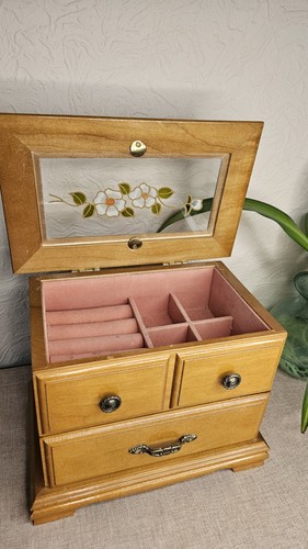 Vintage small wooden jewellery - vintage,