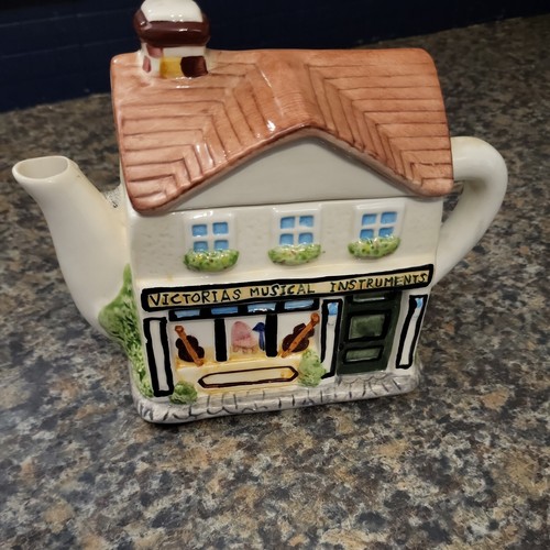 Collectable novelty victoria - collectable, victoria's