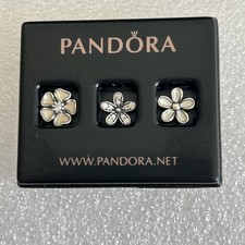 Authentic Pandora ? Mini petite floating charms ? Trio of flowers