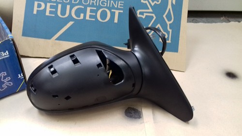 New genuine peugeot - 406, right