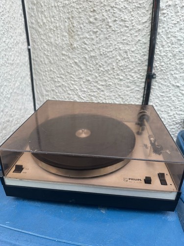 Philips 200 turntable - 22,
