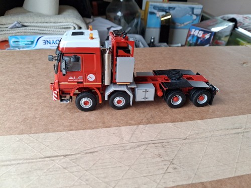 Wsi mammoet actros 8x8 - 1:50,