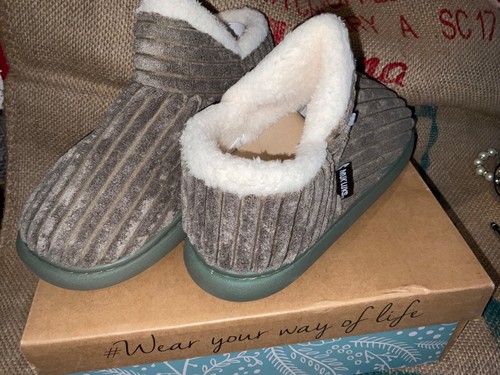 Muk luks slippers - slippers,