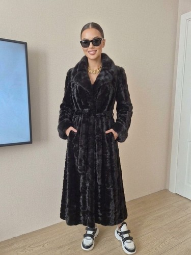 Long black mink fur - black,