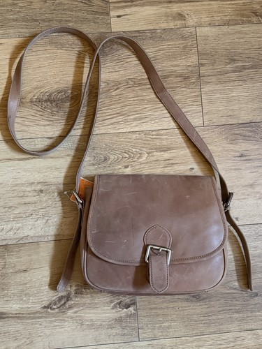 Hotter light brown saddle