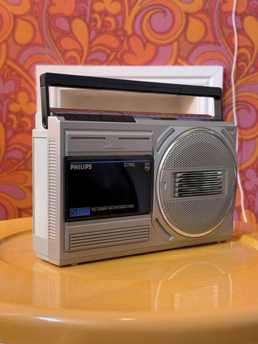 Vintage philips d7140 radio - vintage,