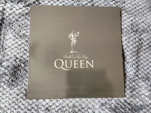 Queen death two - two, legs