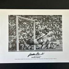 Gordon BANKS Signed  England