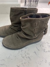 hotter slouch fur lined flat pixie boots. Khaki . Worn twice
