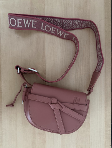 Loewe pink leather crossbody - pink,
