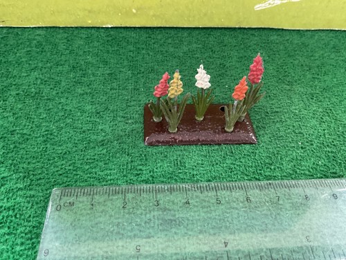 Vintage britains lead - vintage, floral