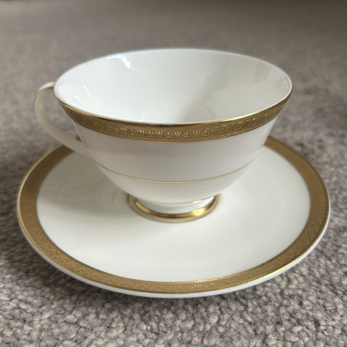 Royal doulton gold - royal,