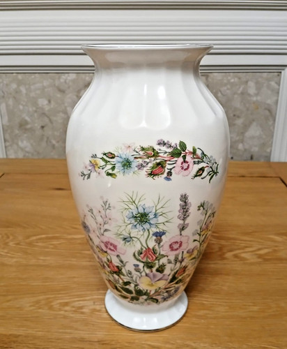 Beautiful aynsley wild - wild, tudor