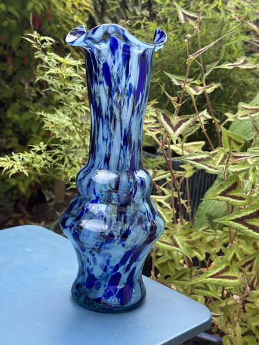Large free form - large, studio