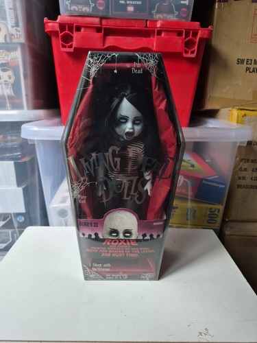 Mezco living dead dolls - -,